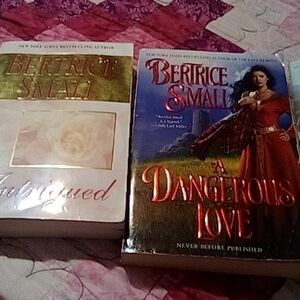 𝅺beatrice Small books. Set of 3. Very good condition